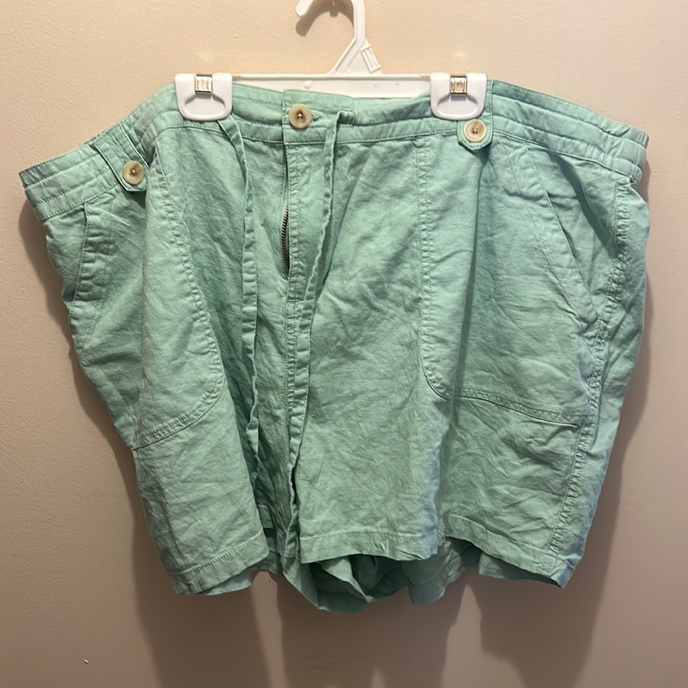 Torrid linen shorts size 24